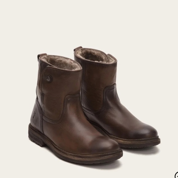 Frye MARA BUTTON SHORT boots - Picture 1 of 10